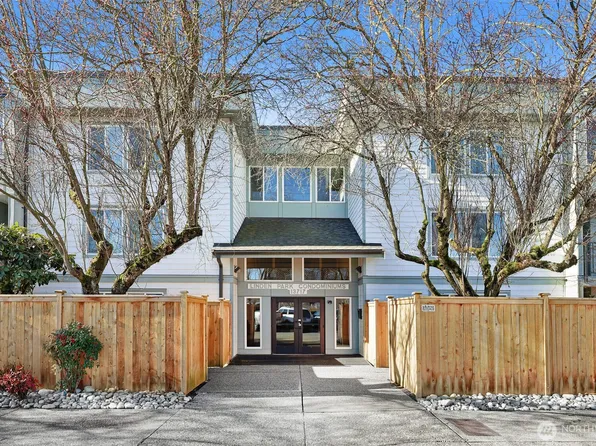 13717 Linden Ave N #204, Seattle, WA 98133