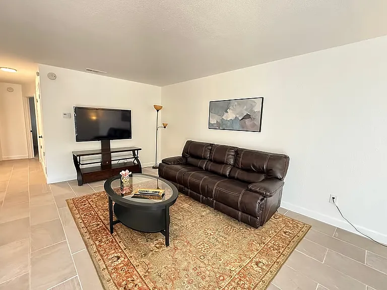405 W Spruce Ave #A — Photo 2