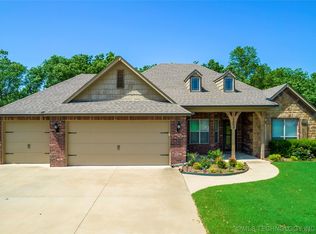 1803 Hillcrest Rd, Claremore, OK 74019