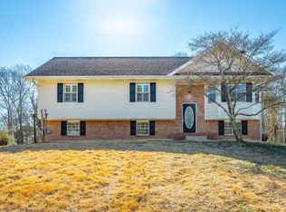 9215 Misty Ridge Dr, Chattanooga, TN 37416