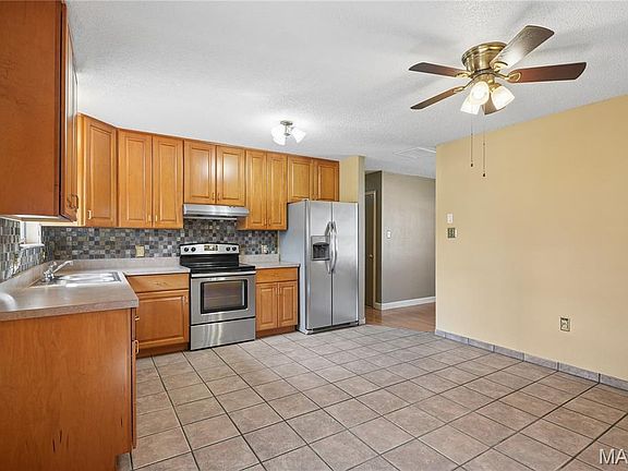 5th image of 4305 Julie Ct