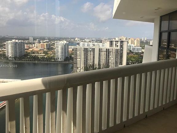 2nd image of 1000 Island Blvd #1000