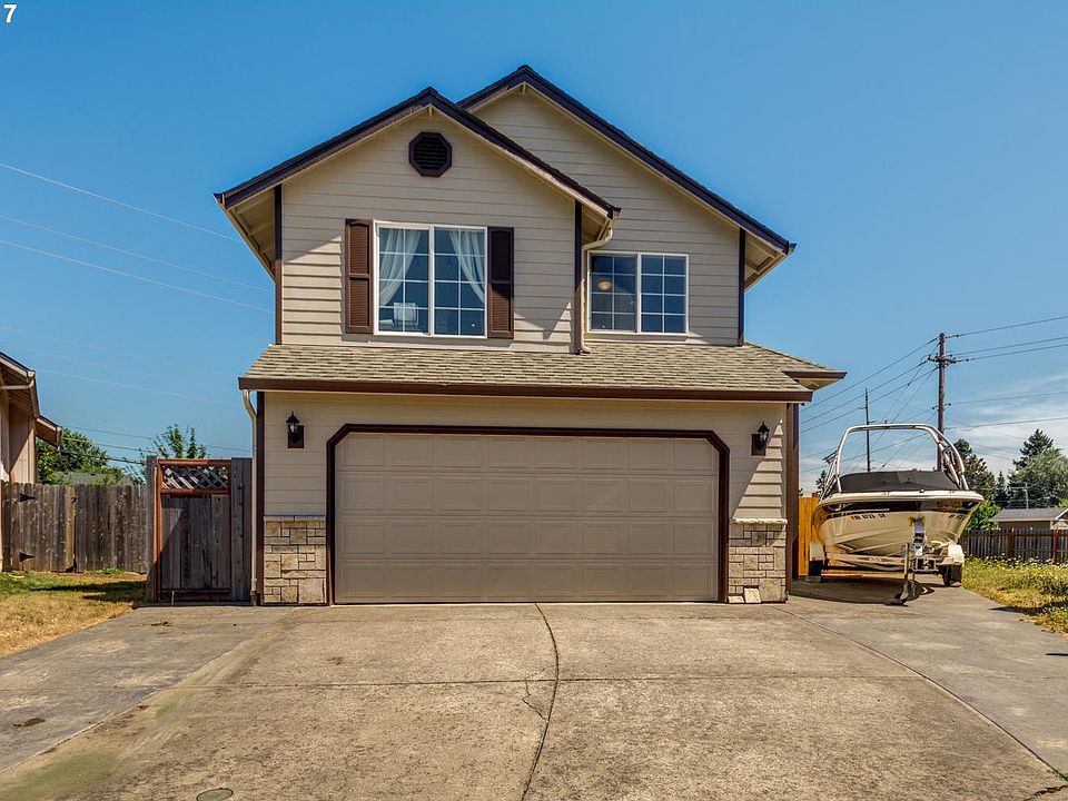 1st image of 3817 NE 131st Ct