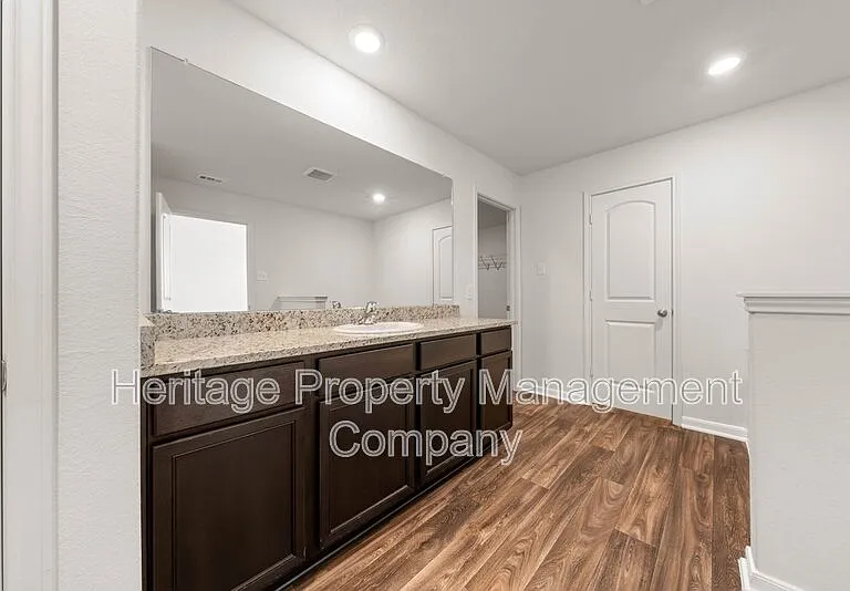 11038 Chatham Ct — Photo 17