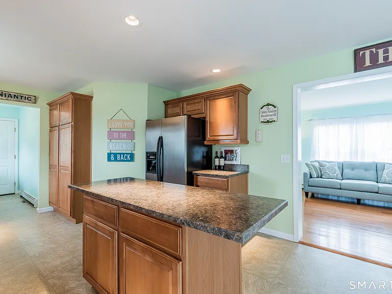 4 Sunrise Ave — Photo 5