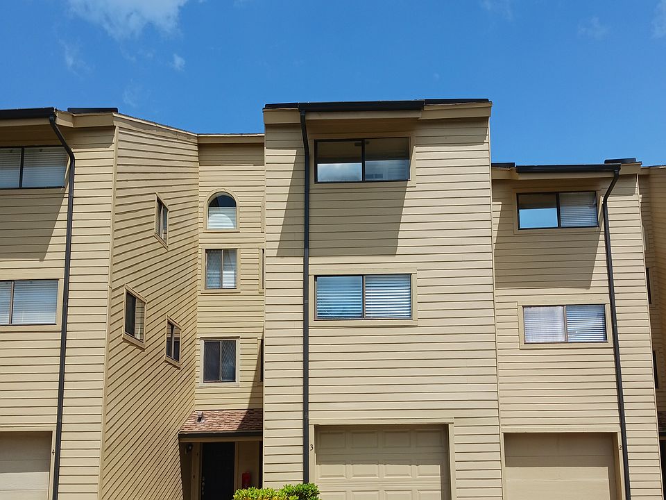 Riverbluff townhouse