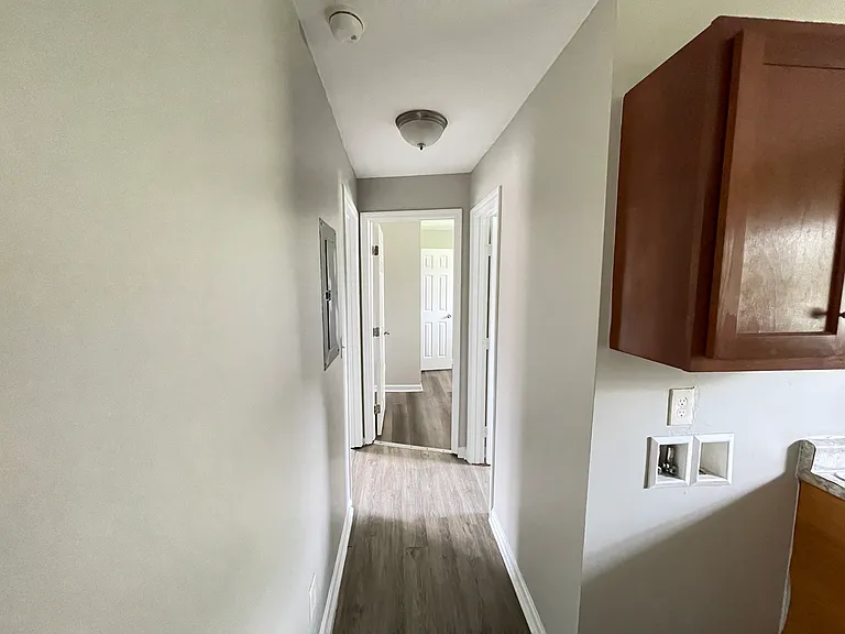 University Crossings Apartments — Photo 26
