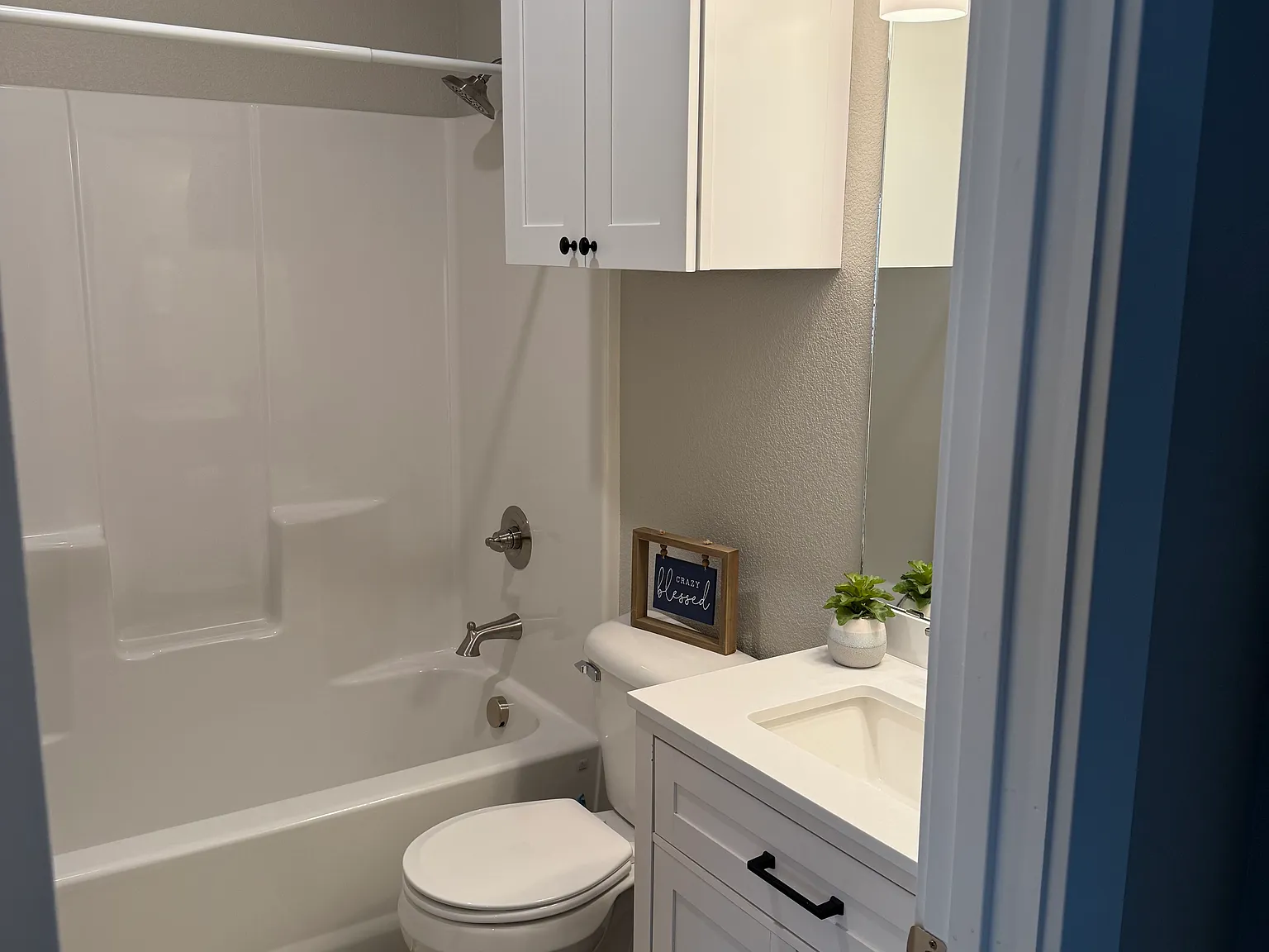 2 bed, $3,800 — Photo 3
