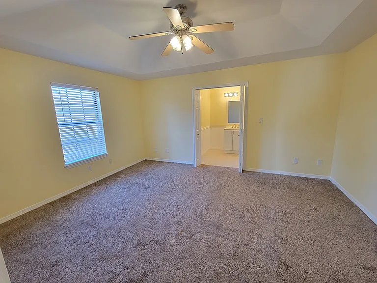 1306 Pine Hill Cir — Photo 16