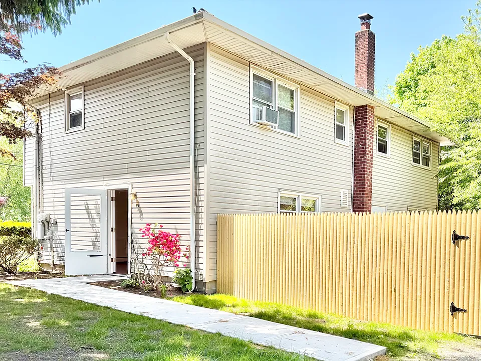 9B Center Garden Blvd #9B