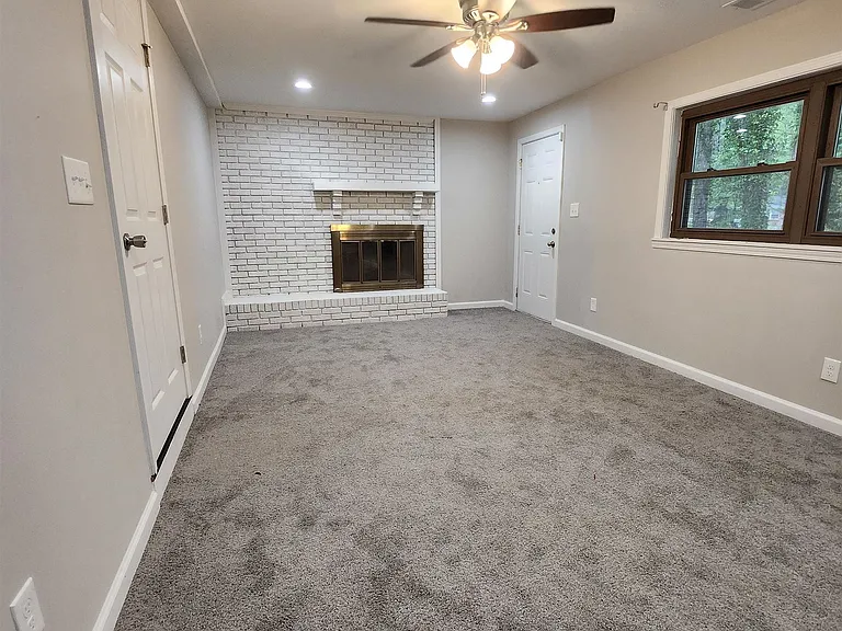 1858 Glen Echo Dr — Photo 9