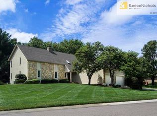 2540 NW Bent Tree Cir, Lees Summit, MO 64081