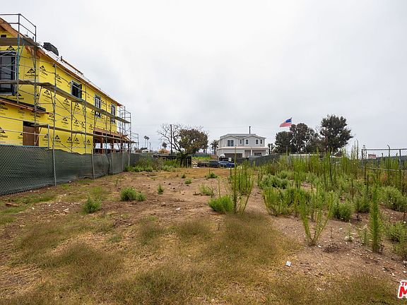 4th image of 335 N Beirut Ave