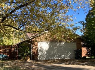 61 Old Trail Dr, Bargersville, IN 46106