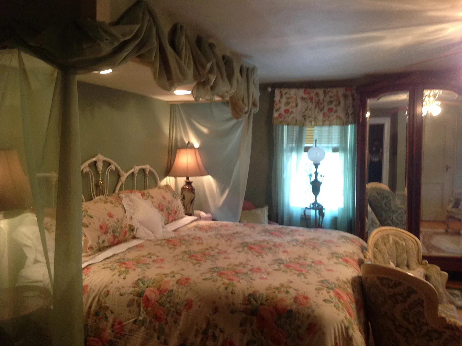 9 bed, 10000 sqft, $1,600 — Photo 2