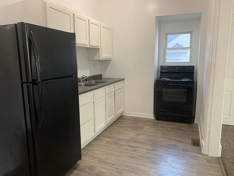 127 W Market St — Photo 19