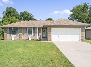 2311 W Roxbury St, Springfield, MO 65807
