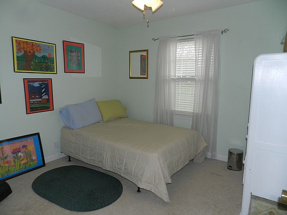 5th image of 270 Sattlewood Dr