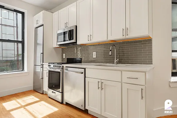 Rented by REZI | media 8