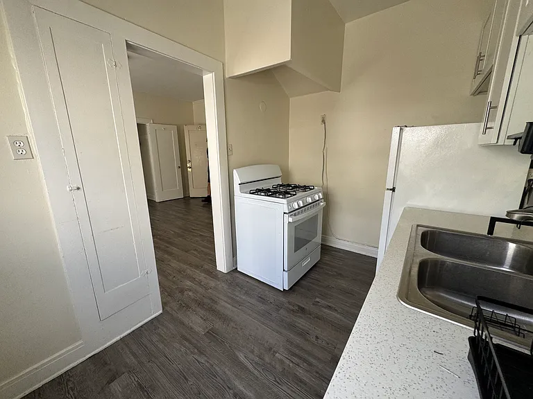 206 N New Hampshire Ave #10 — Photo 3