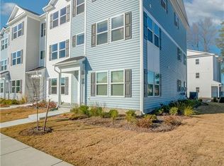 702 Fishermans Rd, Norfolk, VA 23503