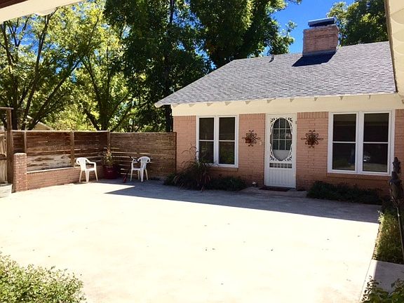 2nd image of 700 Grand Ave