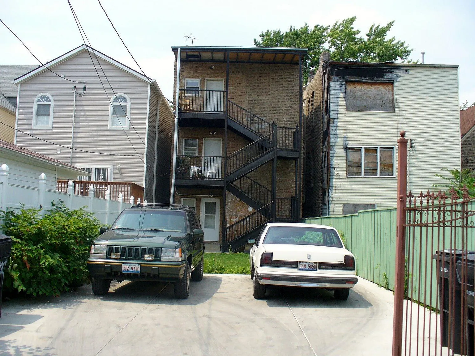 2 bed, 800 sqft, $1,600 — Photo 2