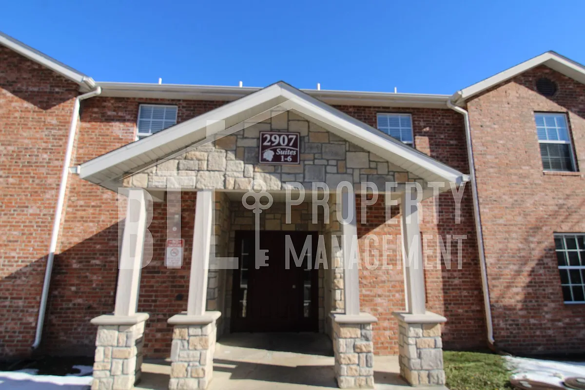 Building Photo - 2907 Vineyards Pkwy #2
