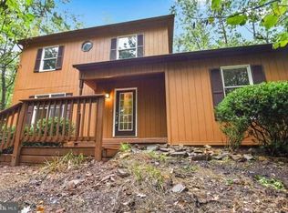 1308 Lakeview Dr, Cross Junction, VA 22625