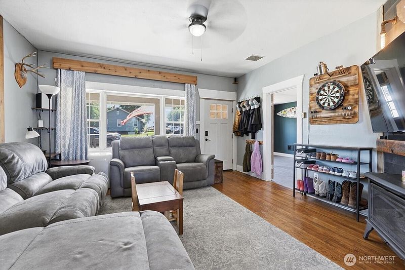 4th image of 418 W Chestnut Street