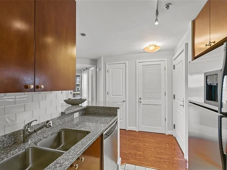 3338 Peachtree Rd NE #1104 — Photo 12