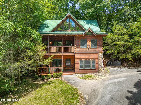 2928 Raven Fork Cir, Sevierville, TN 37876