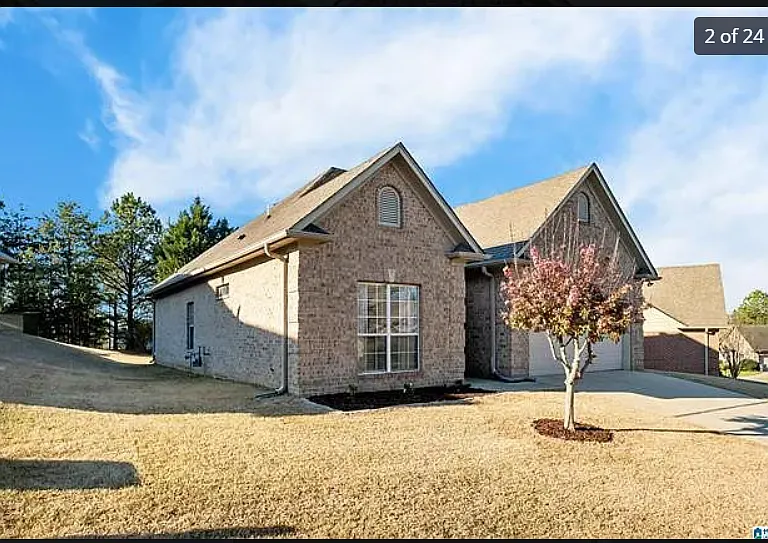 2931 Summit Dr — Photo 2
