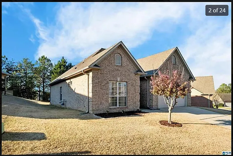Building Photo - 2931 Summit Dr