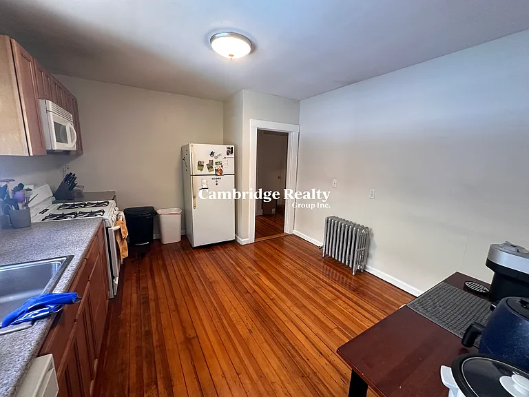 24-26 Burnham St #2T — Photo 8
