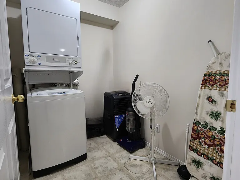 60 Lawford Ave #214 — Photo 2