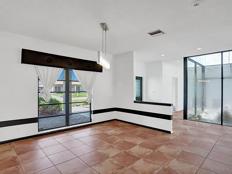 16610 Royal Poinciana Ct — Photo 50