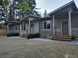 565 Sunset Ave NE, Ocean Shores, WA