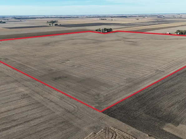 1110 N 1400 East Rd, Milford, IL 60953