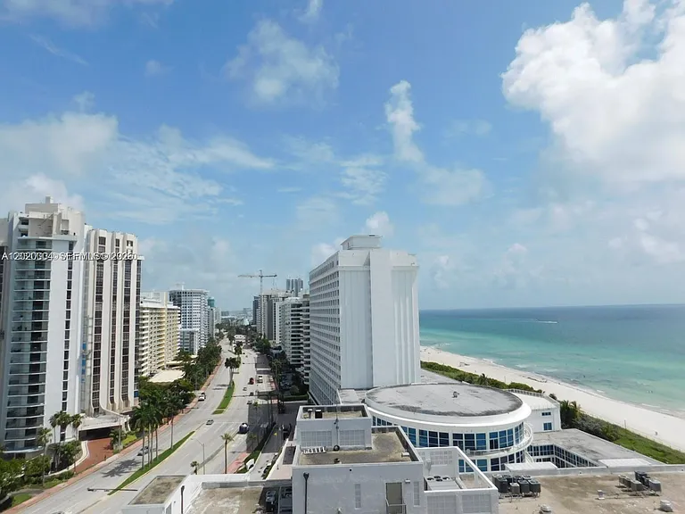 5401 Collins Ave #1213 — Photo 33
