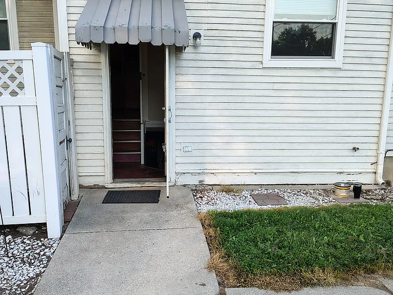 243 S Wayne St — Photo 10