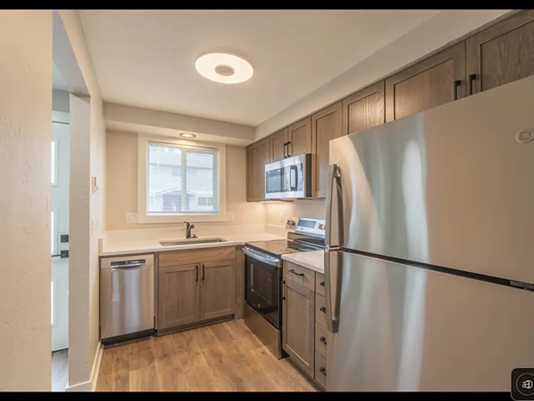 118 S 53rd St #14 — Photo 7