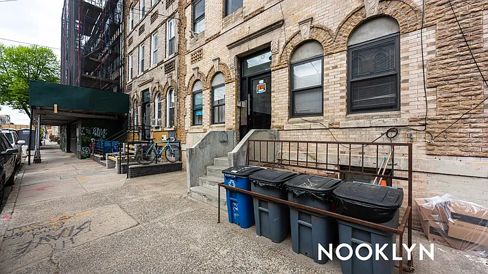 Rented by Nooklyn NYC LLC | media 42
