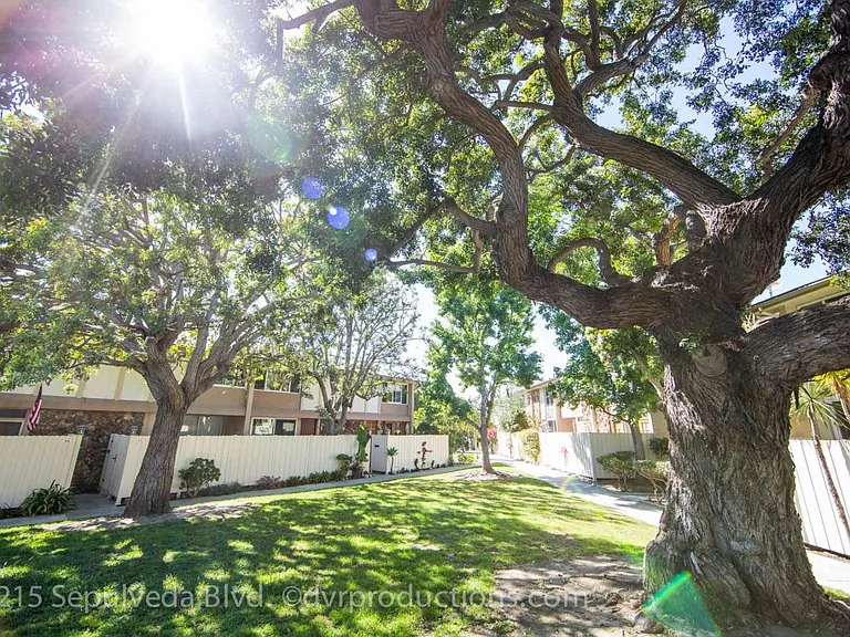 5215 Sepulveda Blvd — Photo 18