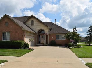 33867 Au Sable Dr, Chesterfield, MI 48047