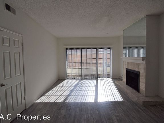 2nd image of 11594 Moorpark St #6940756