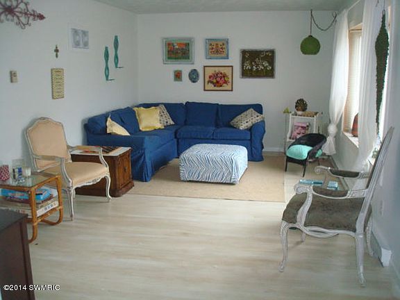 3rd image of 50085 E Lakeshore Dr