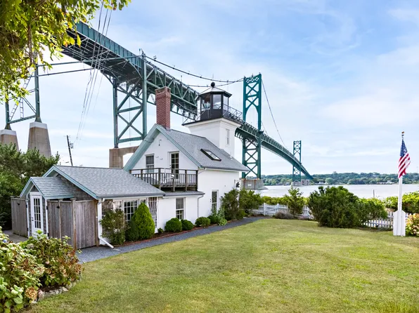 7 Old Ferry Rd, Bristol, RI 02809