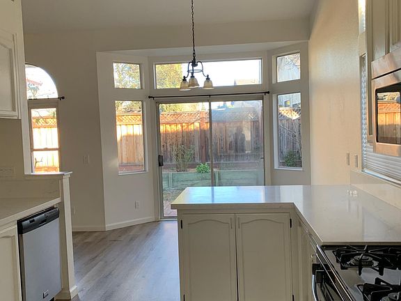 4th image of 674 Natalie Dr