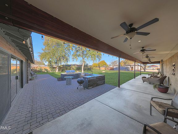 2nd image of 2718 E Campo Bello Dr